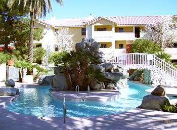 Luxury Condo Next 2 Strip 