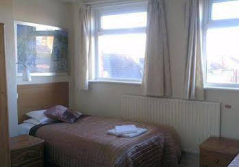 Pearl Court Guesthouse 