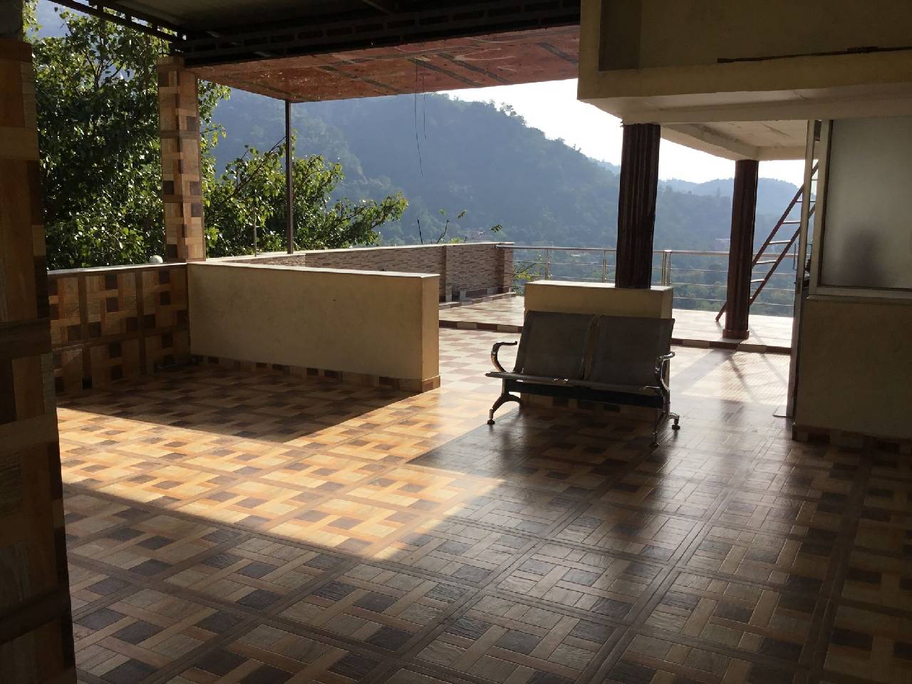 Hotel Ganesha Inn 
