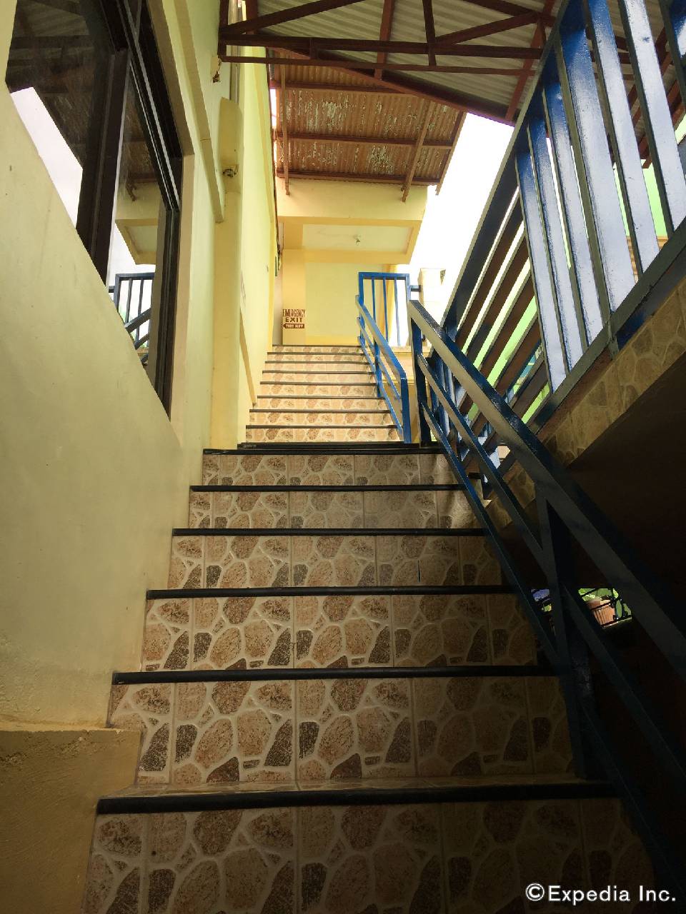 Coron Sunrise Pension House 
