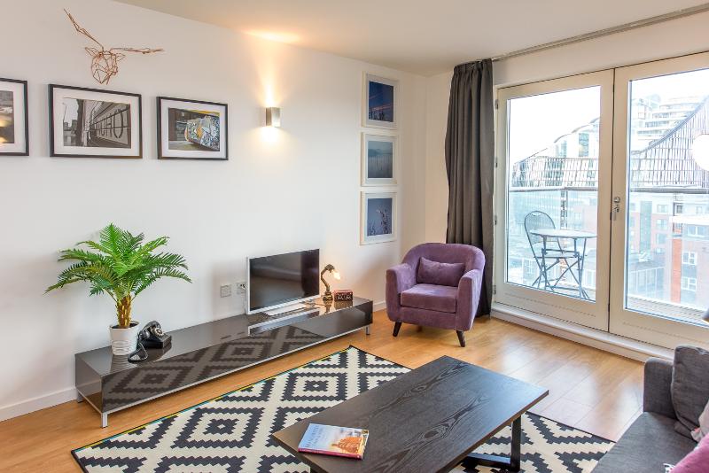 Approved Serviced Apartments Skyline Room