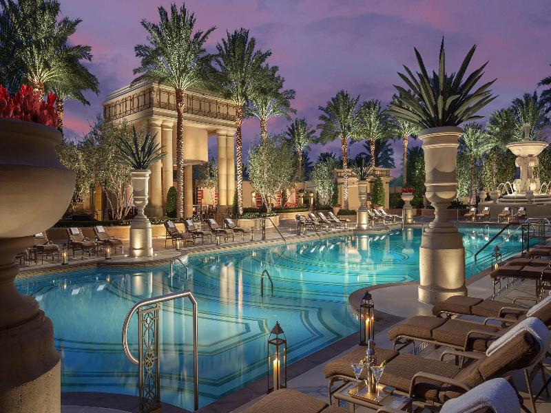 The Palazzo At The Venetian Pool