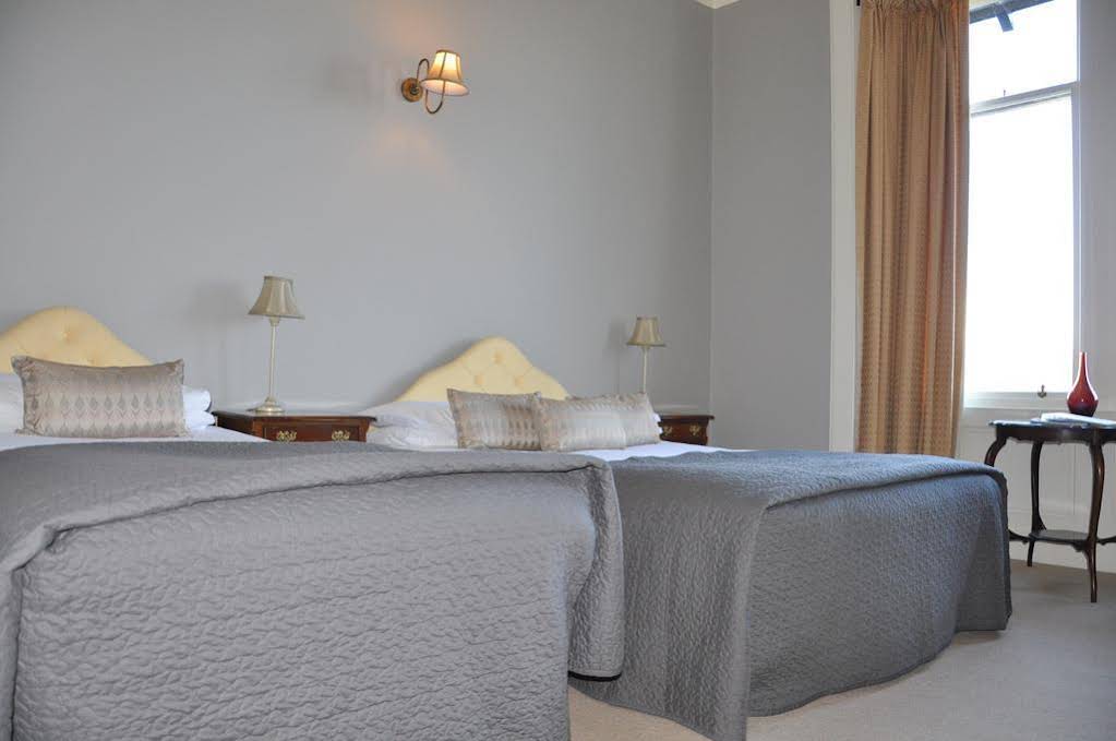 Kames Hotel (كامس هتل) 