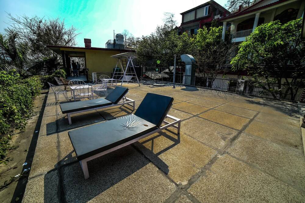 New Bhandari Swiss Cottage Exterior