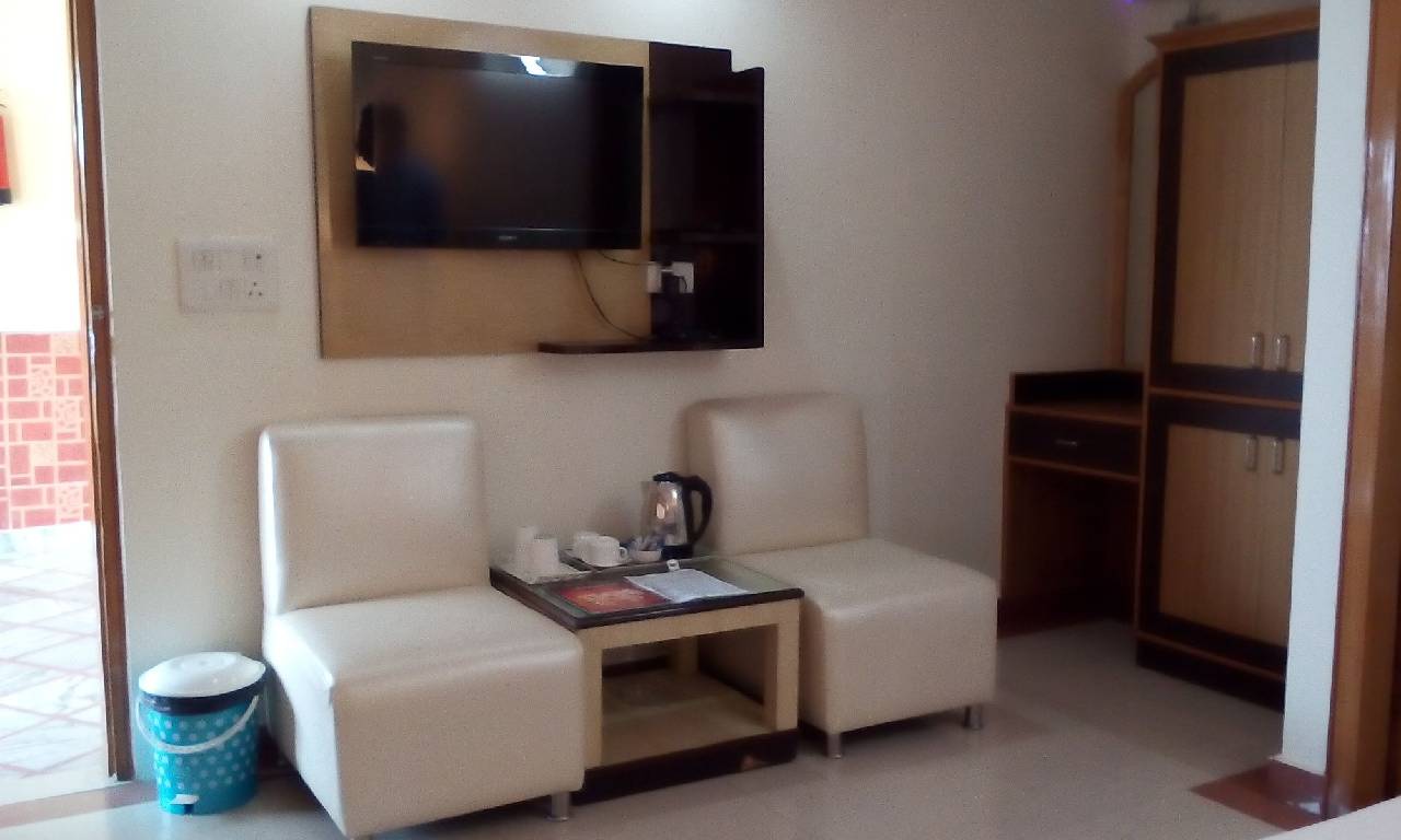 Hotel Ganesha Inn 