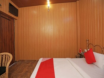 Oyo 12212 Ramanuj Cottage Guestroom