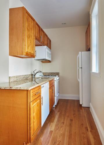 On Elko Street Apt 8 