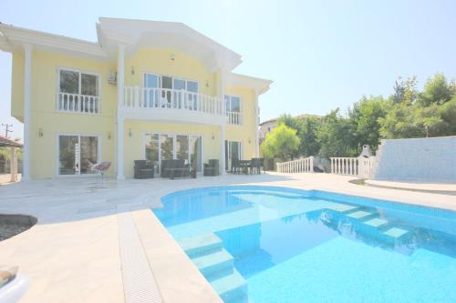 Villa Hollywood 