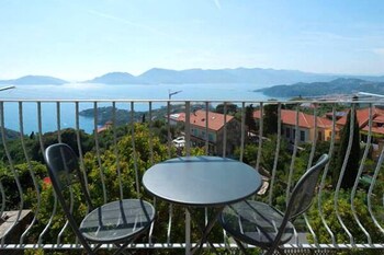 Case Vacanze Lerici Collina Guestroom View