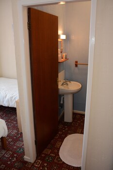 The Cove Guest House ( كوو گست هاوس) Bathroom