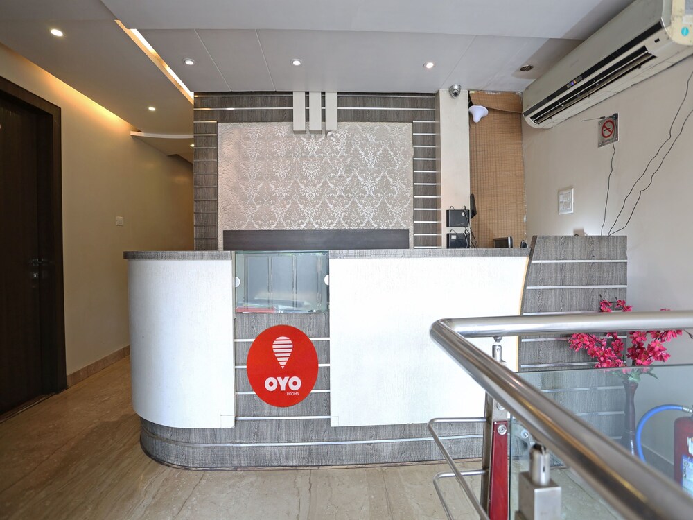 Oyo 1807 Hotel Platinum Inn Reception