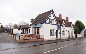 The Bluebell Inn And Lodge Featured Image