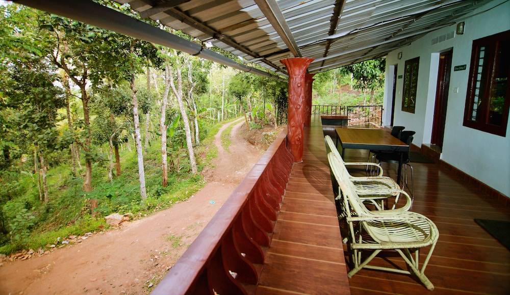 Punarjani Ayurvedic Resorts (پونارجانی آیورودیك رسورتس) Terrace/Patio