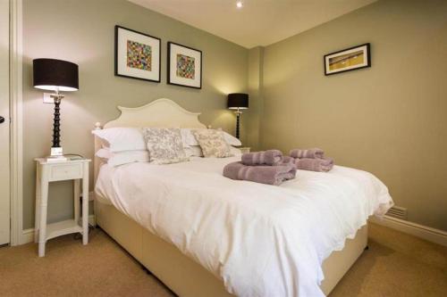 Lily Tarn Cottage 