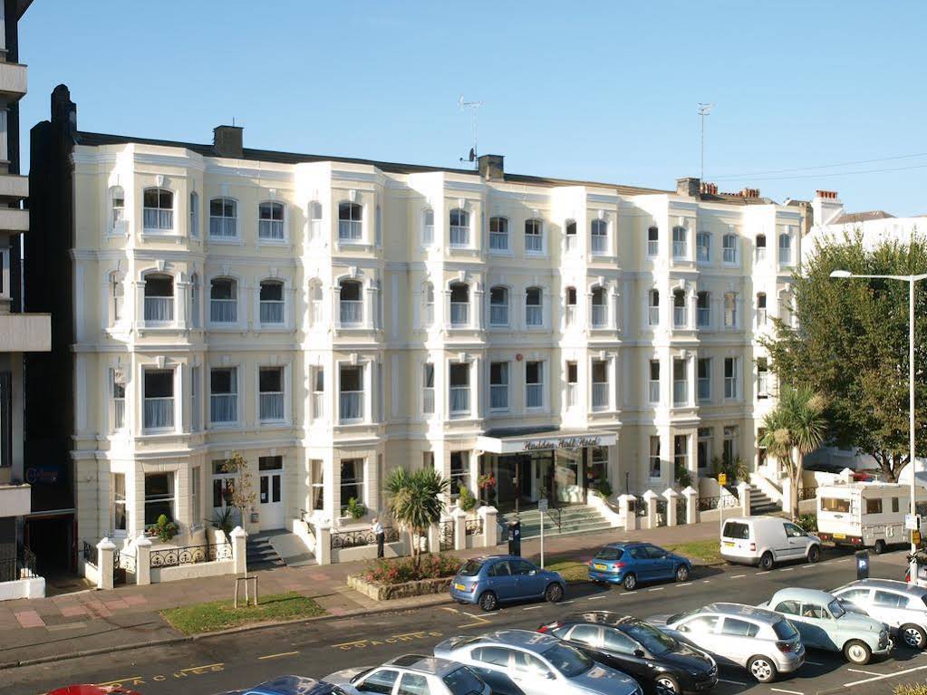 Haddon Hall Hotel (هادون هال هتل) 
