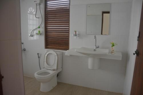 Villa Green White 