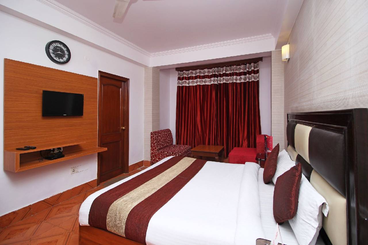 Oyo 3899 Paradise Continental 