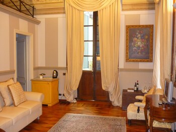 Hotel Villa Beccaris (هتل ویلا بككاریس) 