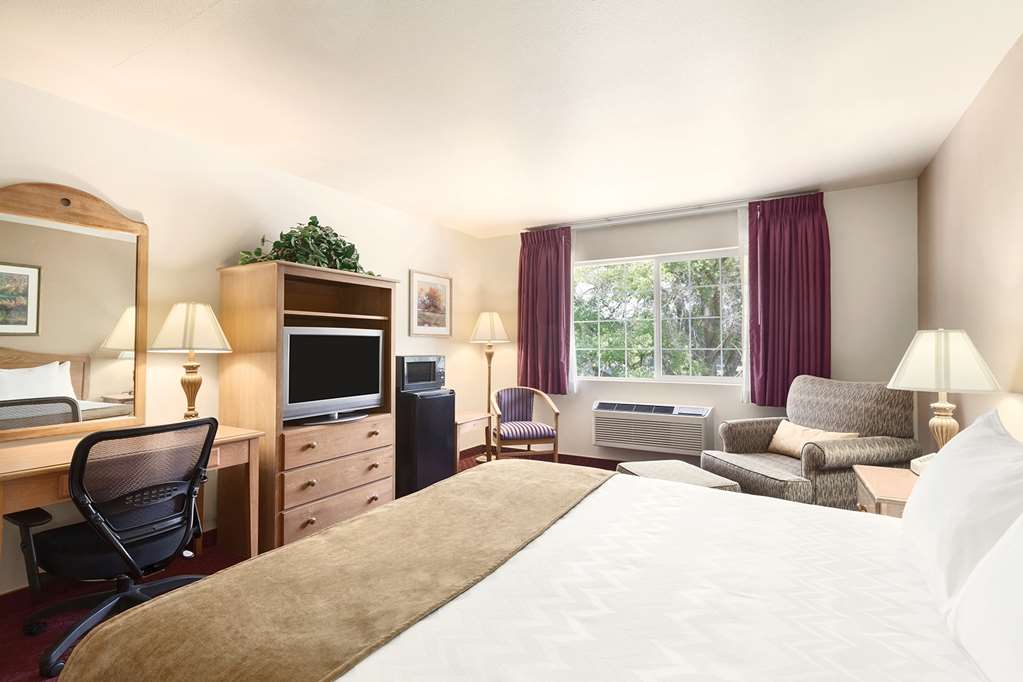 Red Lion Inn & Suites Susanville Red Lion Inn & Suites Susanville | Secure Your Hotel, Self-Catering, or