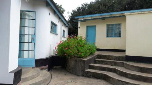 New Nkhwazi Lodge (نیو نخوازی لاج) 