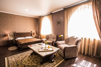 Shah Palace Hotel 