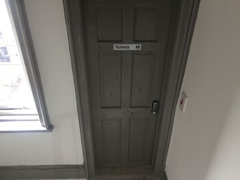 Regency Guesthouse Manchester Bathroom