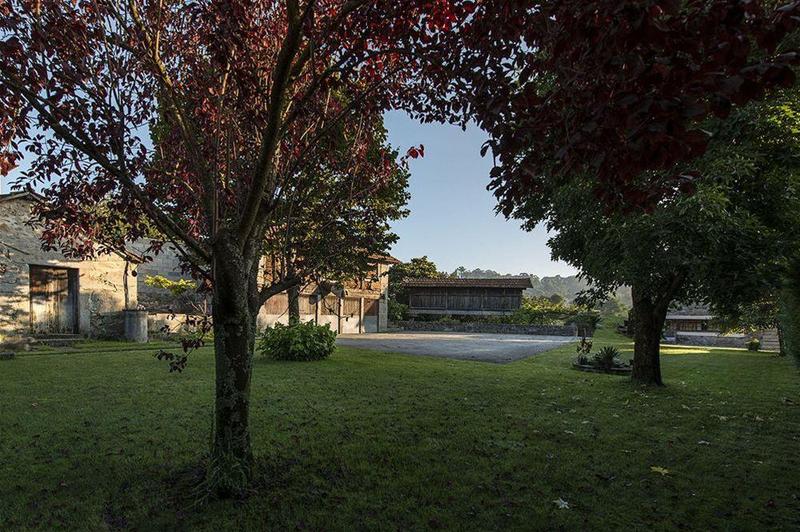 Stone Farm Hostel General view