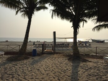 Morjim Coco Palms Resort Property Grounds