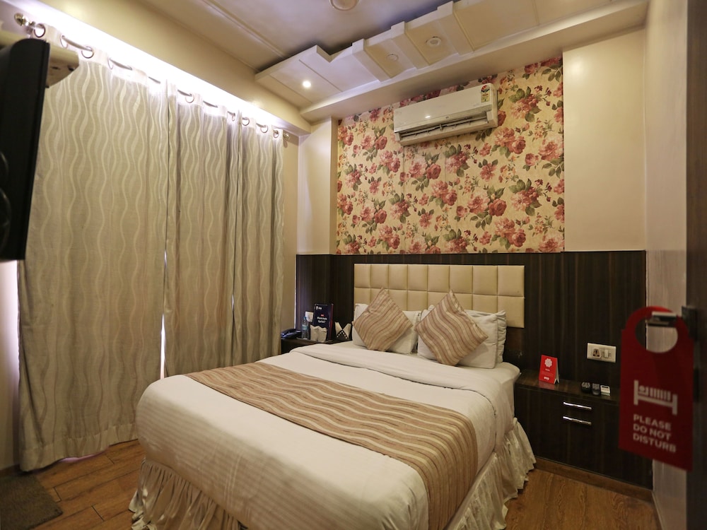 Oyo 1807 Hotel Platinum Inn Guestroom