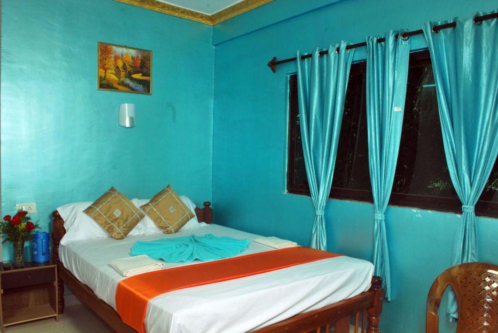 Calangute Beach Side Hotel 