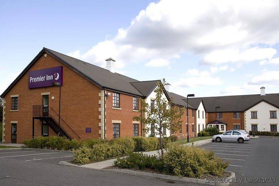 Premier Inn Waltham Abbey (پرمیر این والتام آبی) 