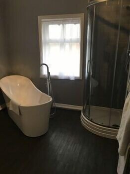 The Bluebell Inn And Lodge Bathroom