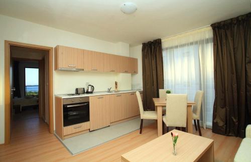 Seaside Apartment Nlv (اسیسید آپارتمان نلو) 