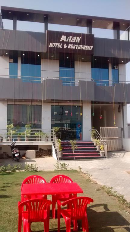 Maan Hotel And Restaurant 
