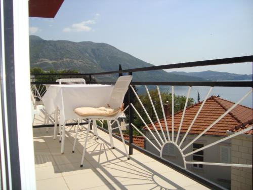 Apartments Lonza 