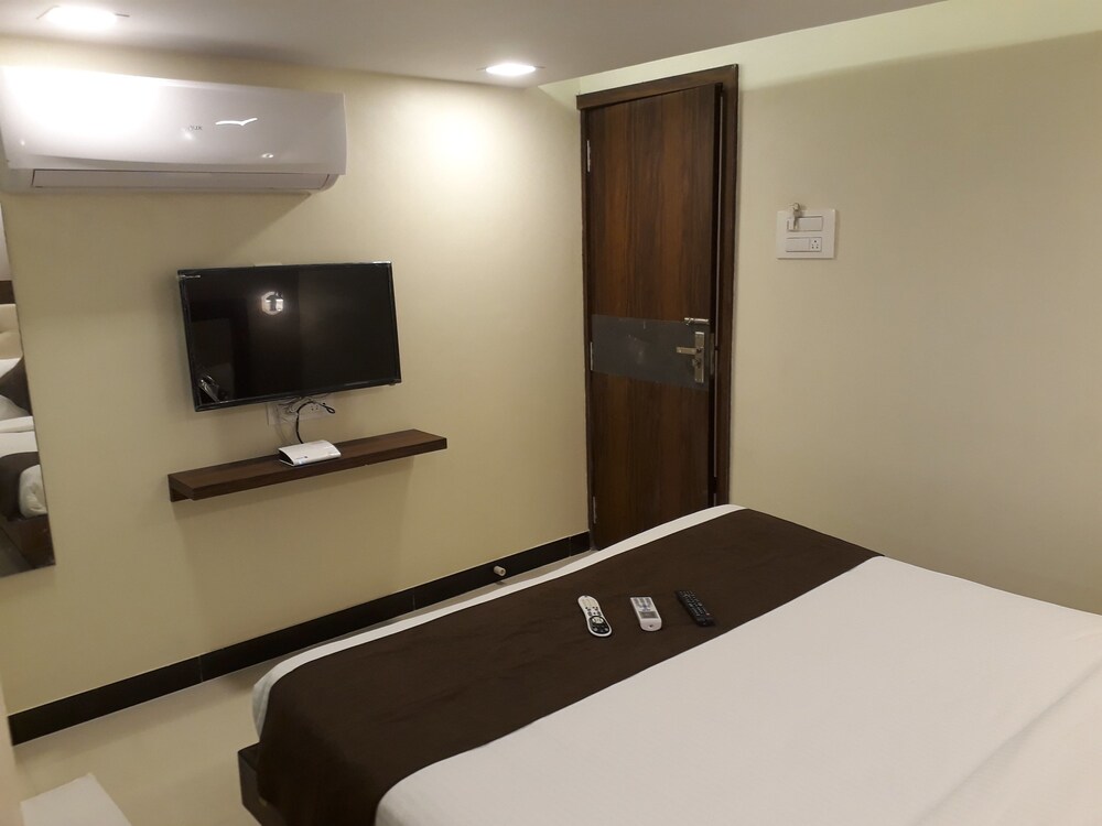 Garden Creek Residency Guestroom View