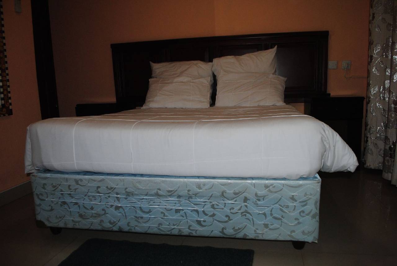 Sunset Junction Lodges & Tours 