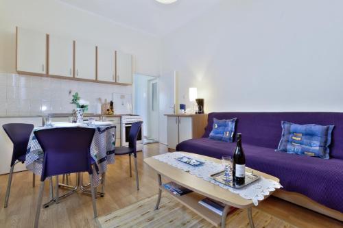 Aquamarine House With Apartment 