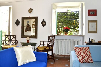 Villa Deli Living Room