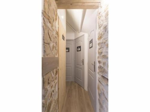 House Ti Line (هاوس تی لین) 