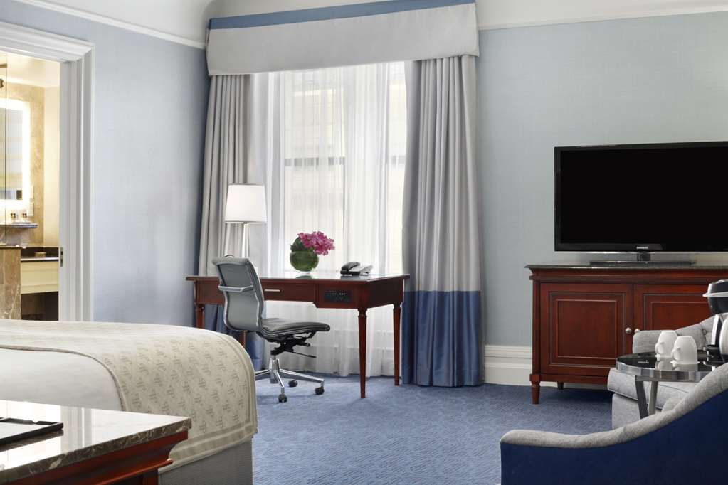 Fairmont Copley Plaza Boston (فرمونت كوپلی پلازا بوستون) Deluxe Room