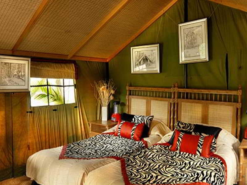 The Hideaway River Lodge Room