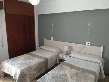 Hospederia Montes Guestroom