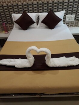 Hotel Relax Residency Guestroom