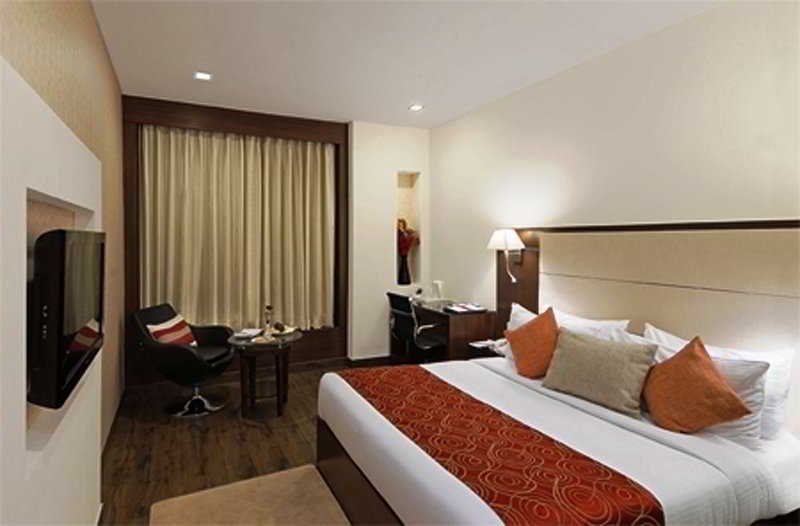 Clarks Inn Gurgaon Room