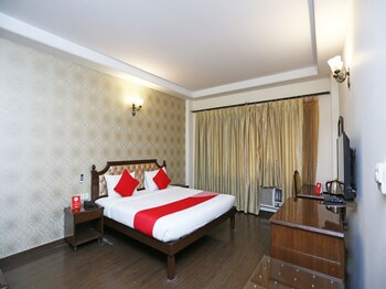 Oyo 16565 Karnal Haveli Guestroom