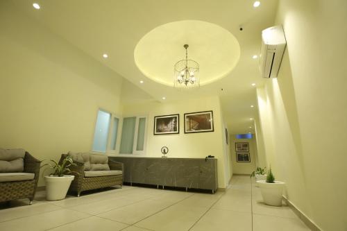 Mohan Tulip Hotel 