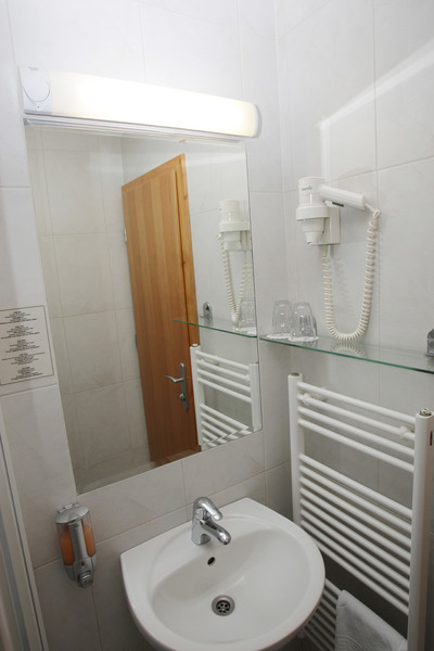 Hotel Tabor (هتل تابور) Room