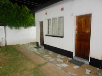 Comfort Corner Guesthouse Hotel Front