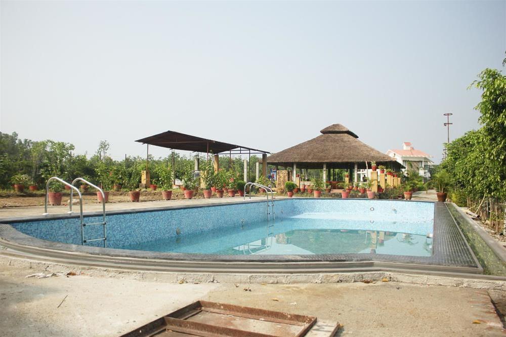 Oyo Premium Corbett Jhirna 